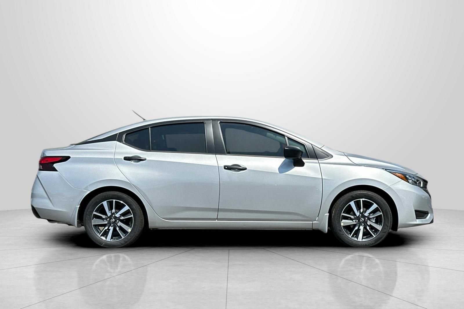 Used 2025 Nissan Versa S w/ S Plus Package image 3