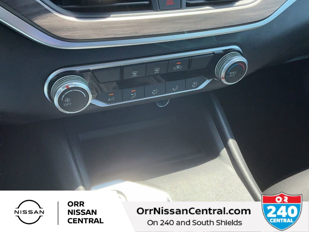 Used 2025 Nissan Altima 2.5 SV FWD image 23
