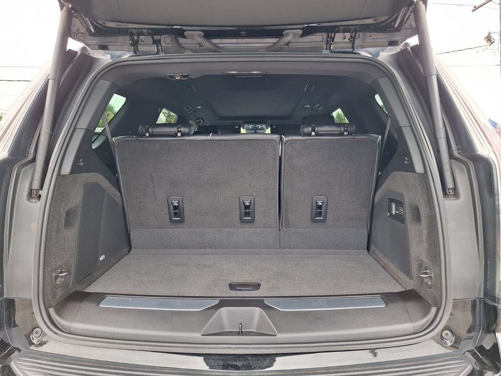 Certified 2025 Cadillac Escalade Premium Luxury AWD/4WD image 28