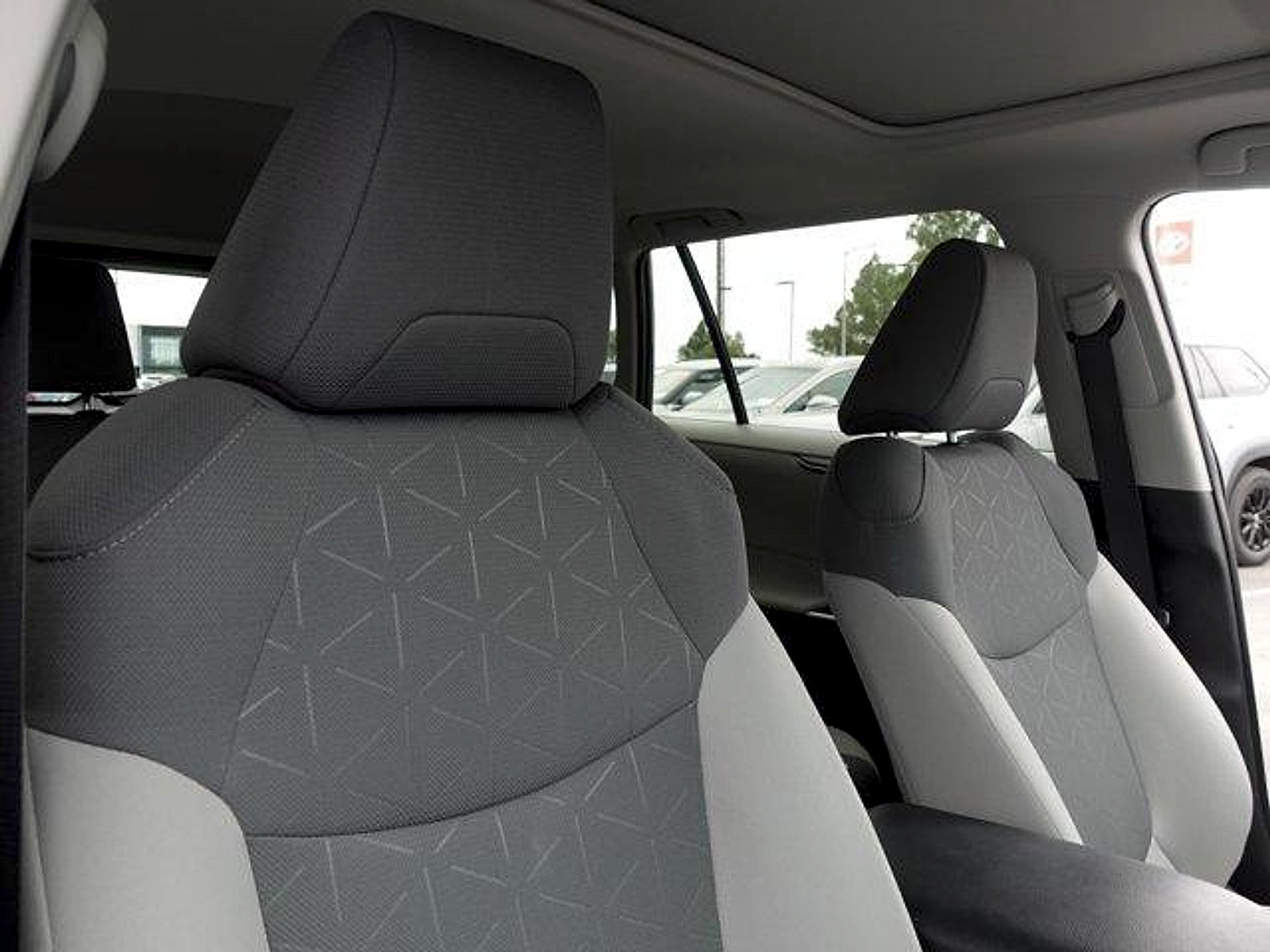 Certified 2021 Toyota RAV4 XLE w/ Convenience Package AWD/4WD image 15