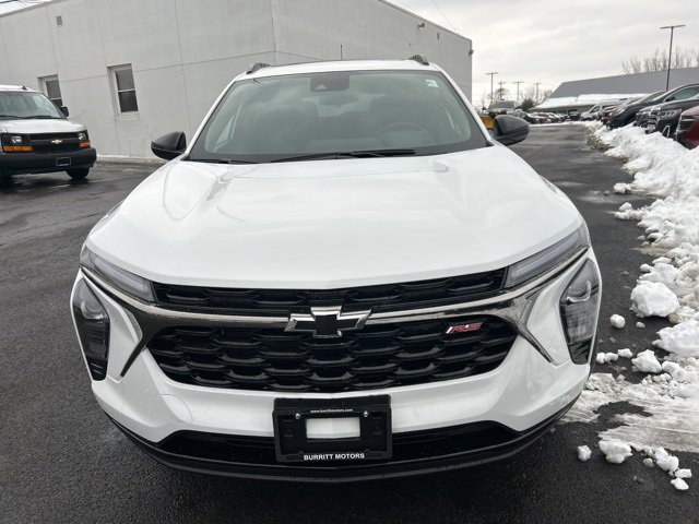 New 2026 Chevrolet Trax RS w/ Sunroof Package image 2