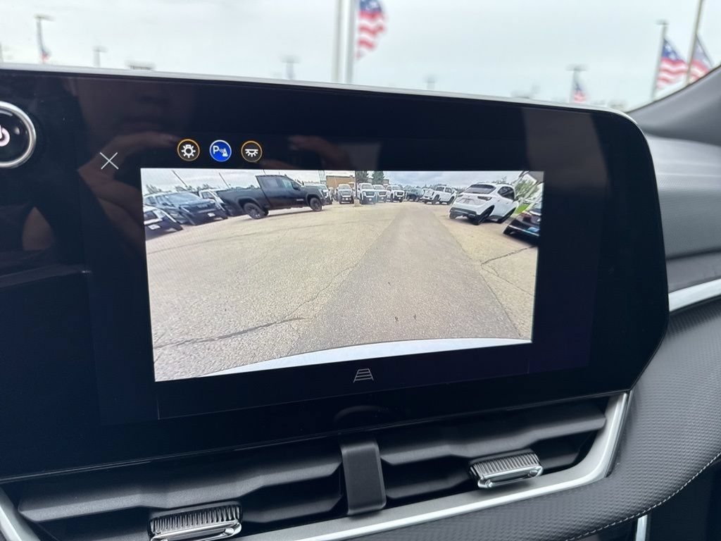 Used 2026 Chevrolet Equinox LT AWD/4WD image 39