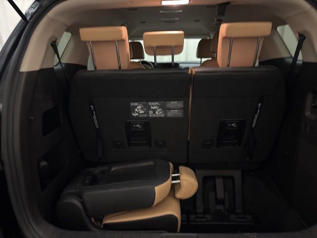 Used 2024 Kia Carnival LX FWD image 9