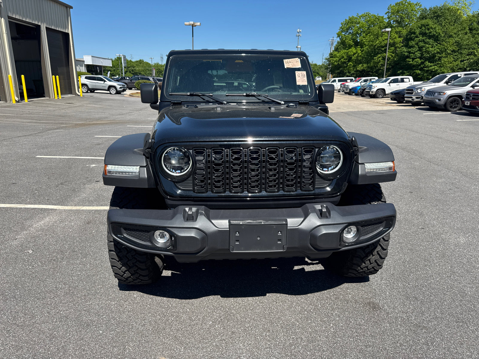 Used 2025 Jeep Wrangler Willys image 2