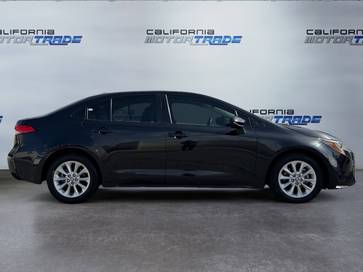 Used 2022 Toyota Corolla LE w/ LE Convenience Package FWD image 4
