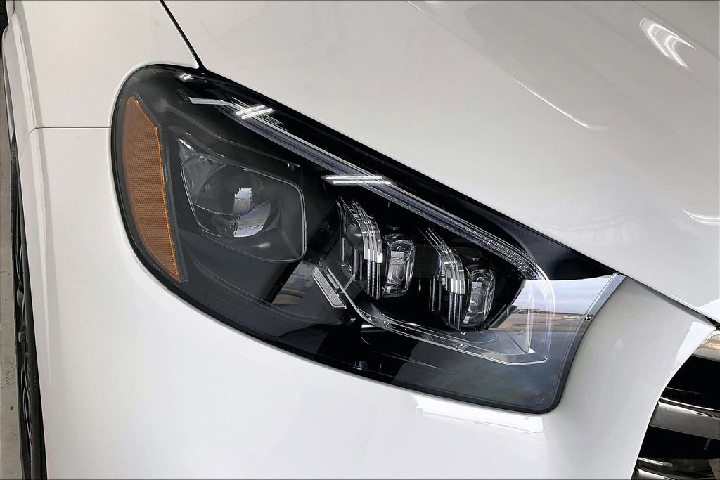 New 2026 Mercedes-Benz GLS 580 4MATIC image 13