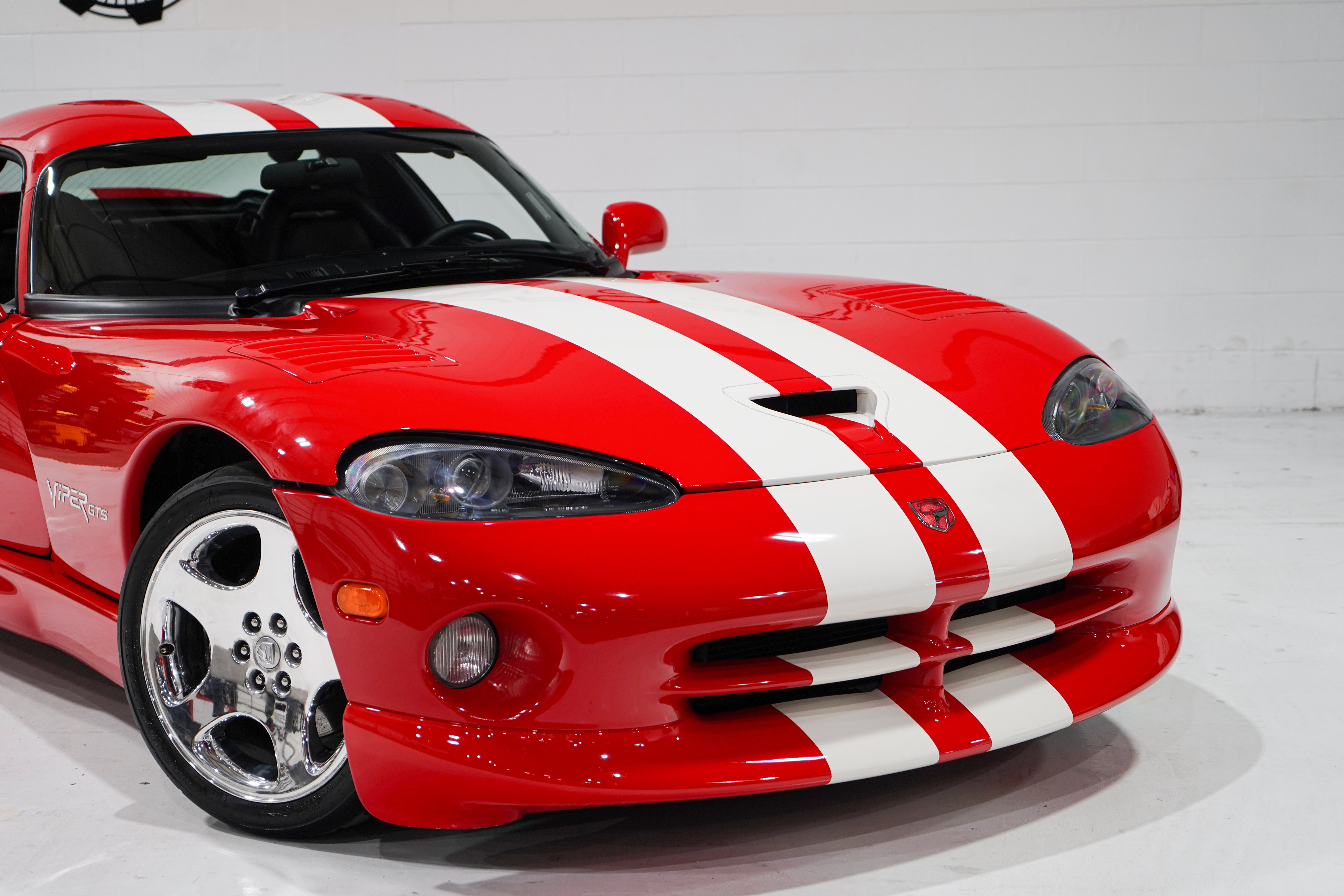 Used 2002 Dodge Viper GTS RWD image 25