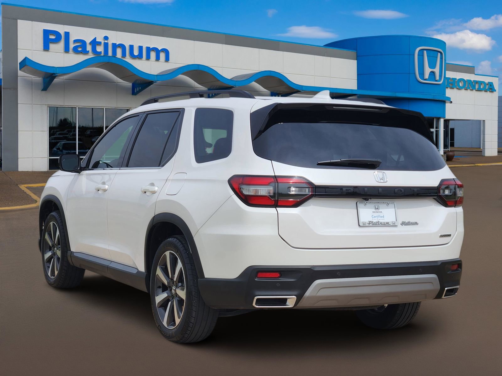 Certified 2023 Honda Pilot Touring image 5