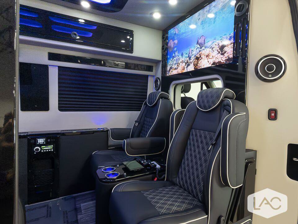 Used 2025 Mercedes-Benz Sprinter 3500 image 14