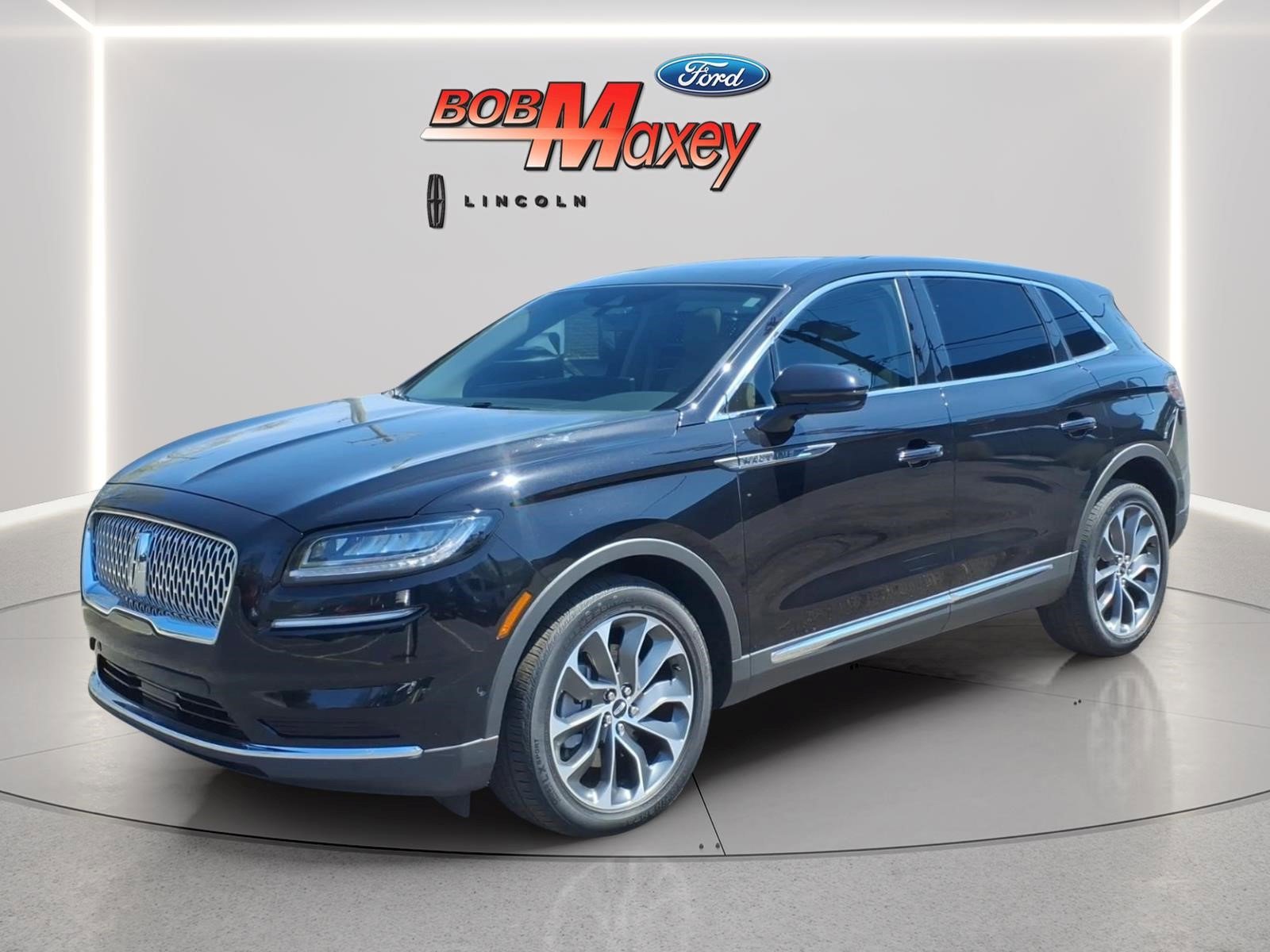 Certified 2023 Lincoln Nautilus Reserve w/ Equipment Group 201A AWD/4WD image 1