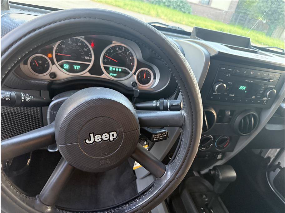 Used 2007 Jeep Wrangler Sahara w/ Dual Top Group AWD/4WD image 12