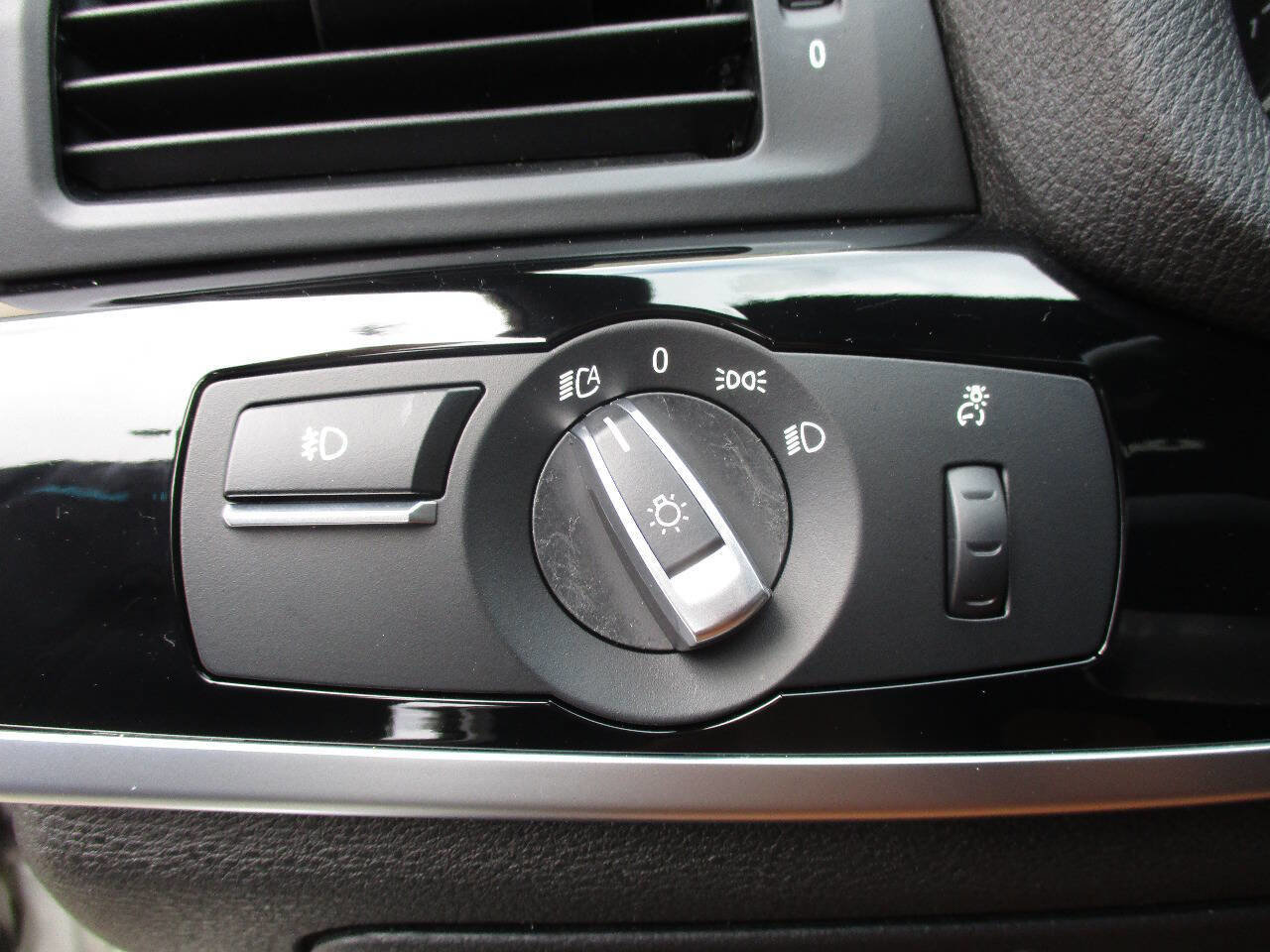 Used 2018 BMW X4 xDrive28i image 27