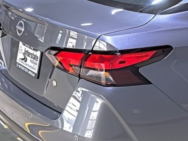 Used 2025 Nissan Versa S w/ Trunk Package FWD image 14