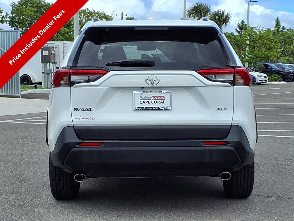 Used 2022 Toyota RAV4 XLE FWD image 7