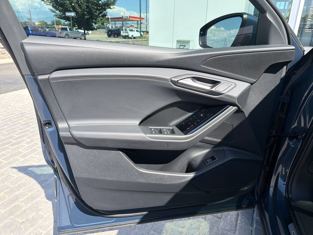 Used 2025 Audi Q6 e-tron Premium w/ Convenience Package AWD/4WD image 10