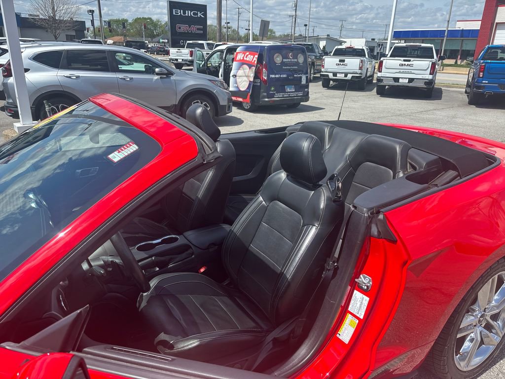 Used 2020 Ford Mustang Premium w/ Equipment Group 201A RWD image 28