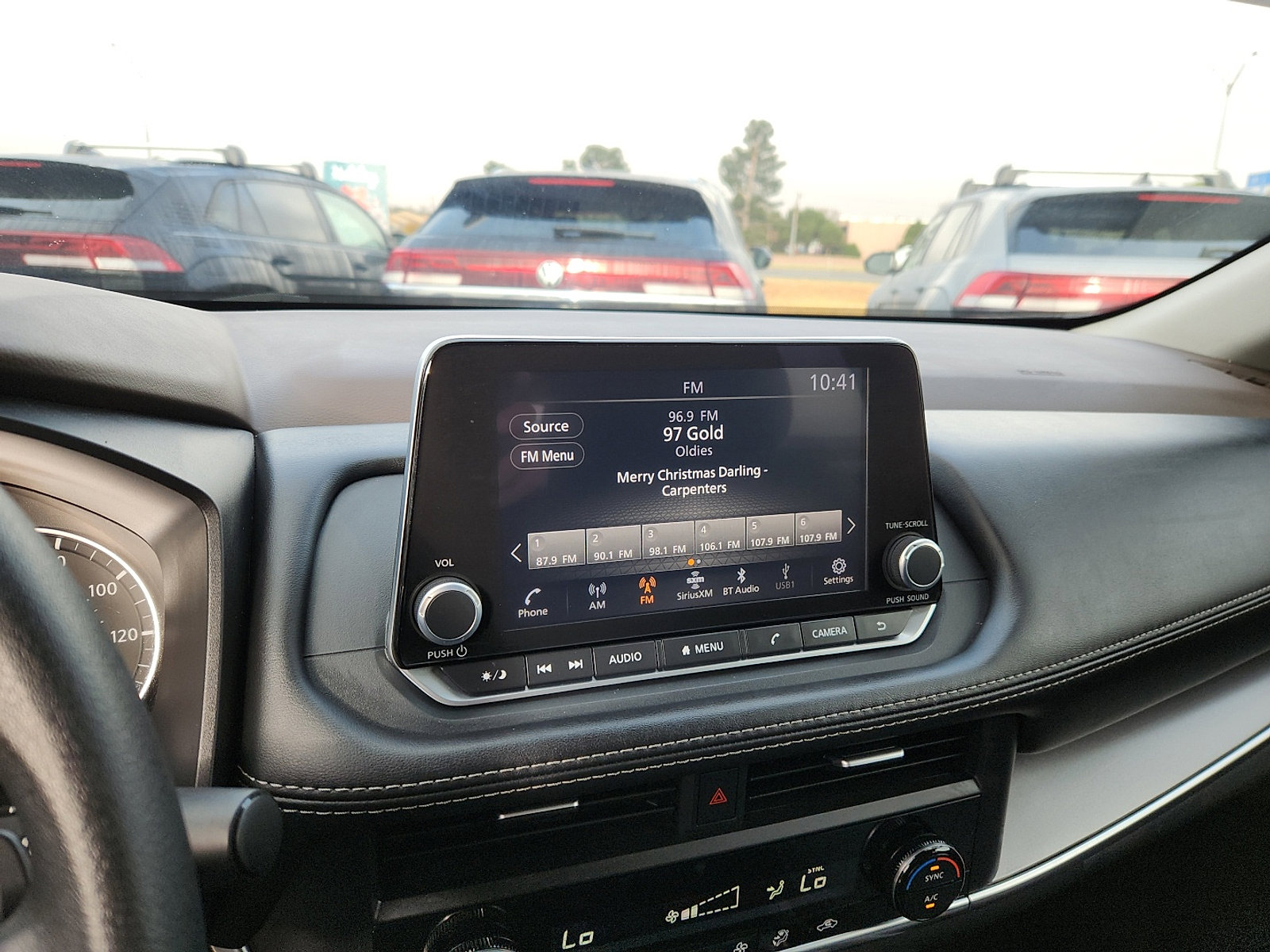 Used 2023 Nissan Rogue SV image 19