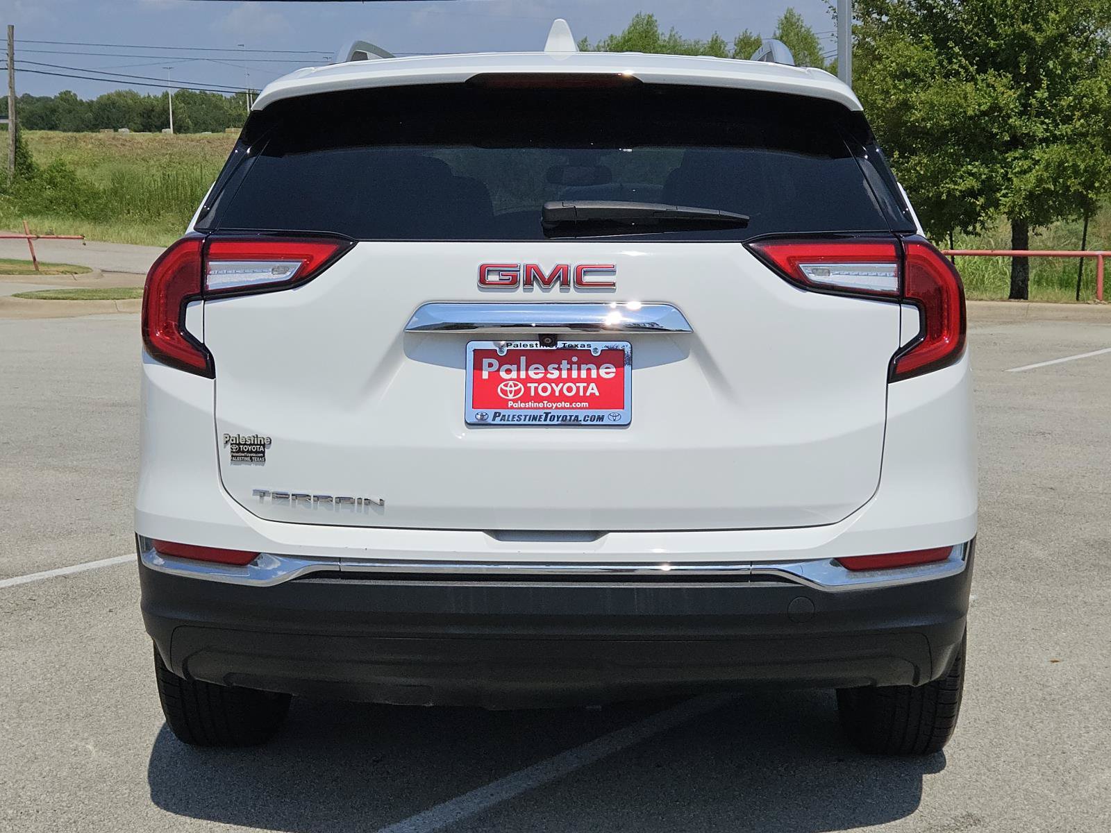 Used 2024 GMC Terrain SLT FWD image 5