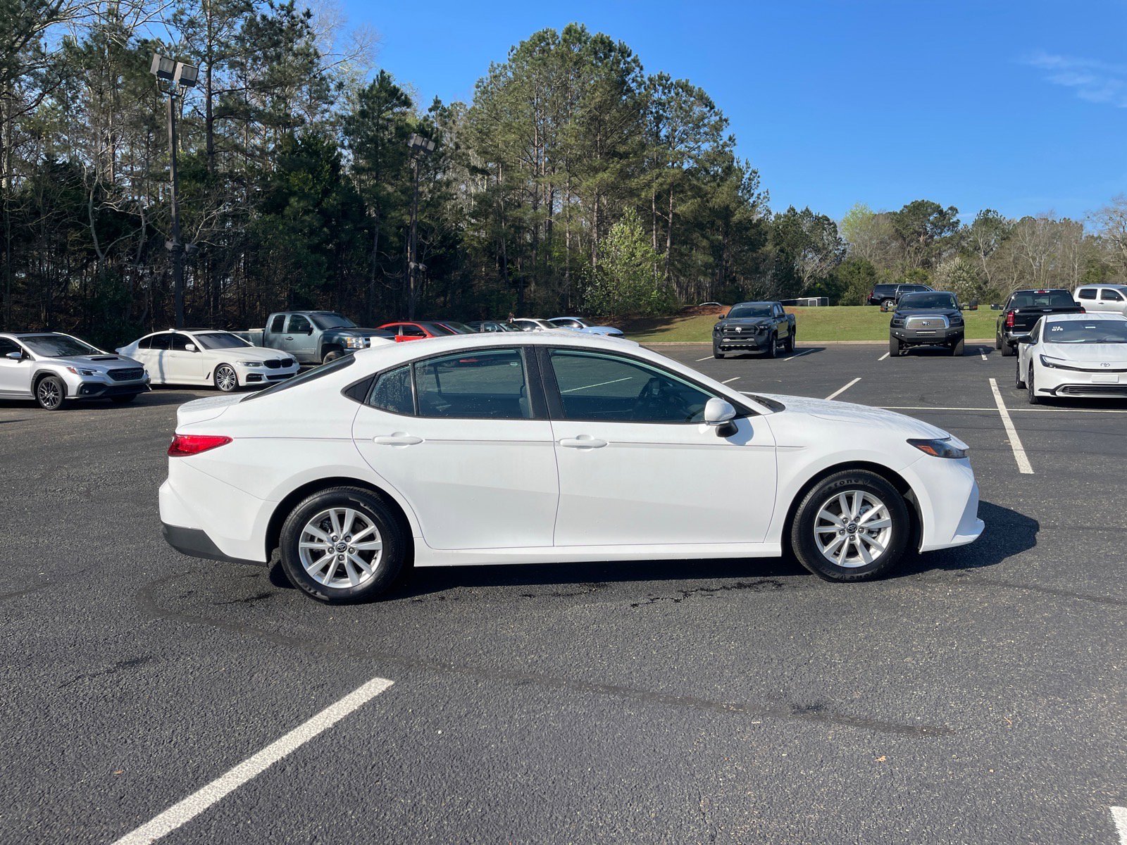 Used 2025 Toyota Camry LE w/ Convenience Package image 21