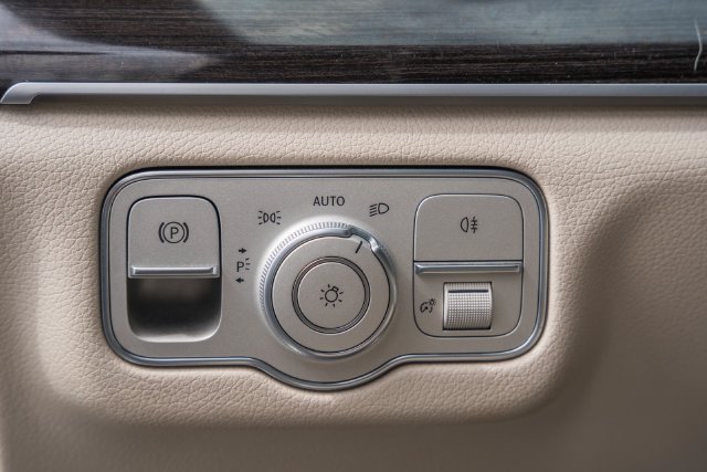 Used 2020 Mercedes-Benz GLS 450 4MATIC image 39