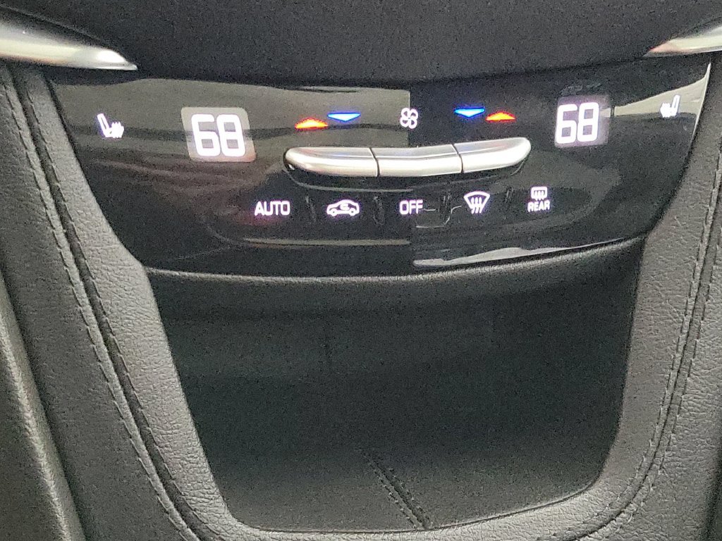 Certified 2023 Cadillac XT6 Luxury FWD image 19