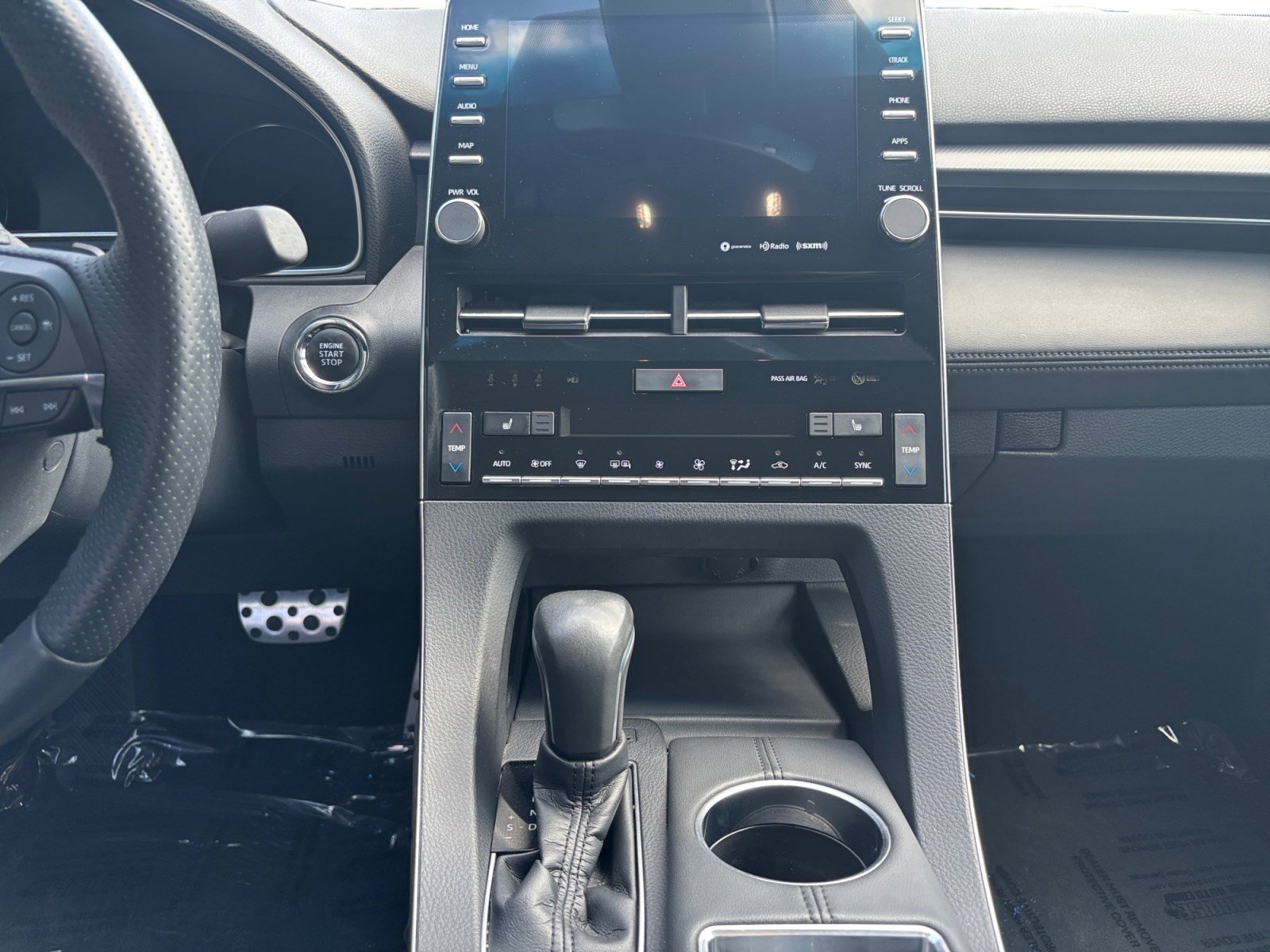 Used 2019 Toyota Avalon XSE image 4