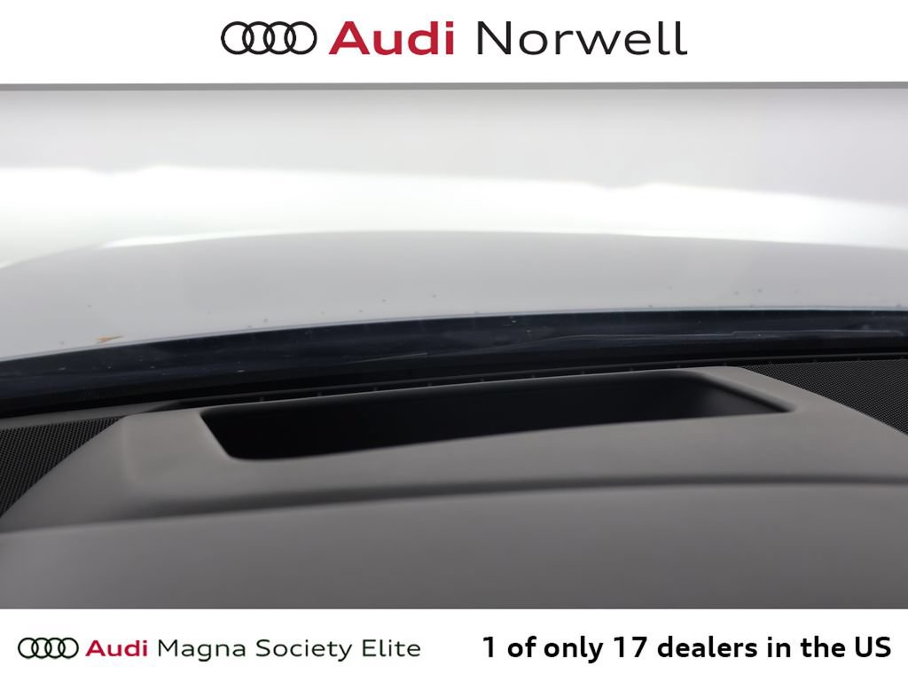 Used 2025 Audi A8 L 3.0T AWD/4WD image 38