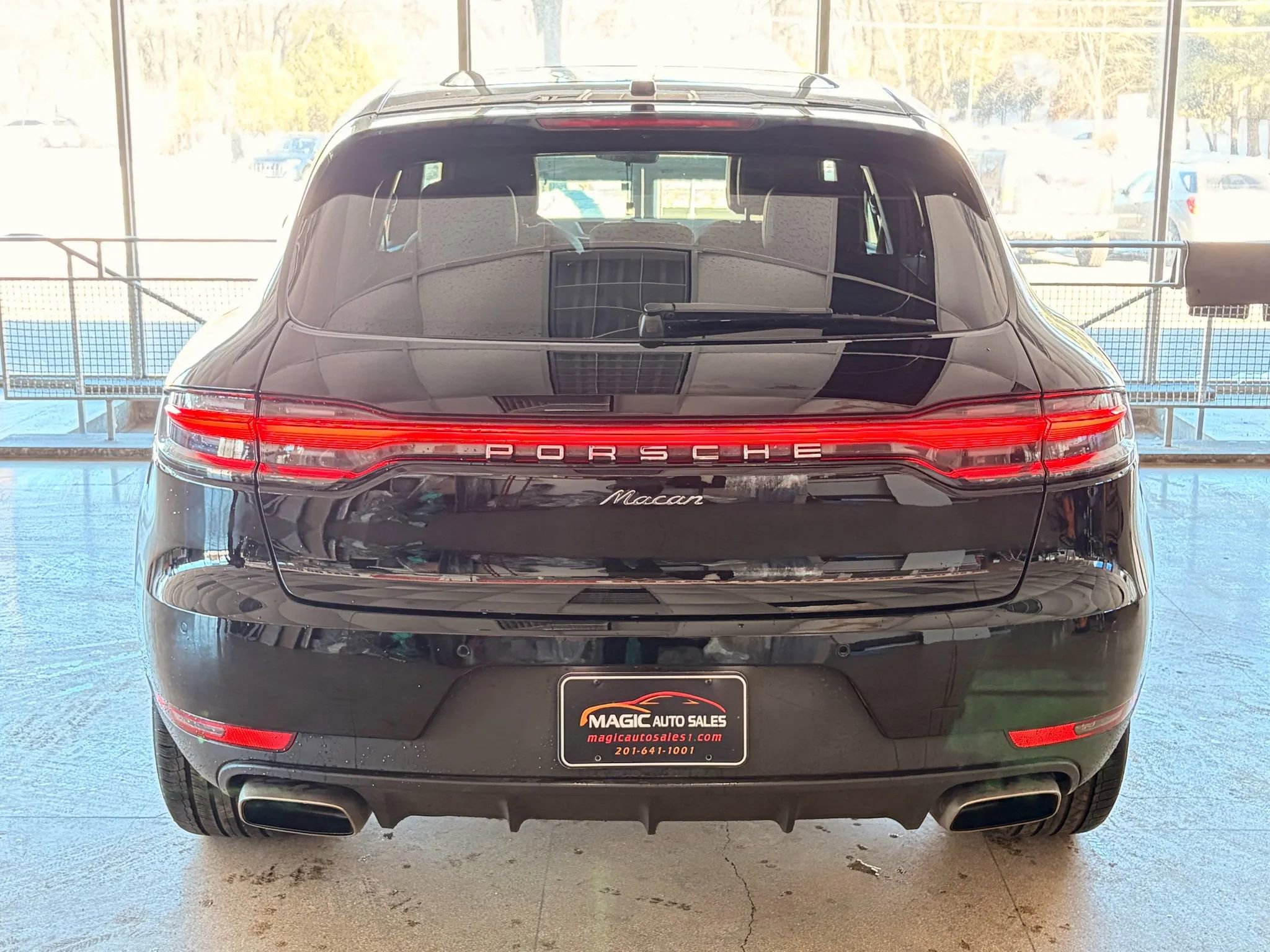 Used 2020 Porsche Macan Sport Edition image 8
