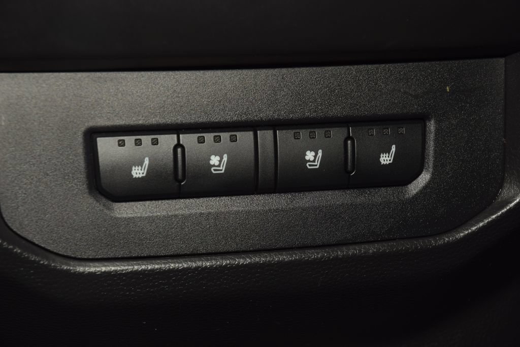 Used 2022 Toyota Tundra Capstone AWD/4WD image 42