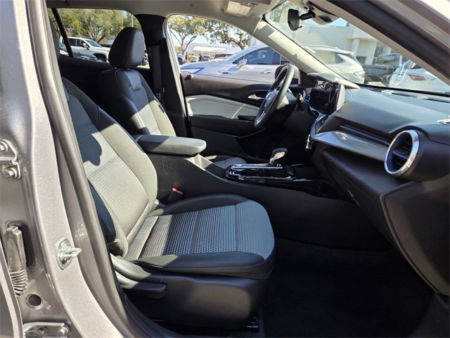 Certified 2025 Chevrolet Trax LT w/ LT Convenience Package image 26