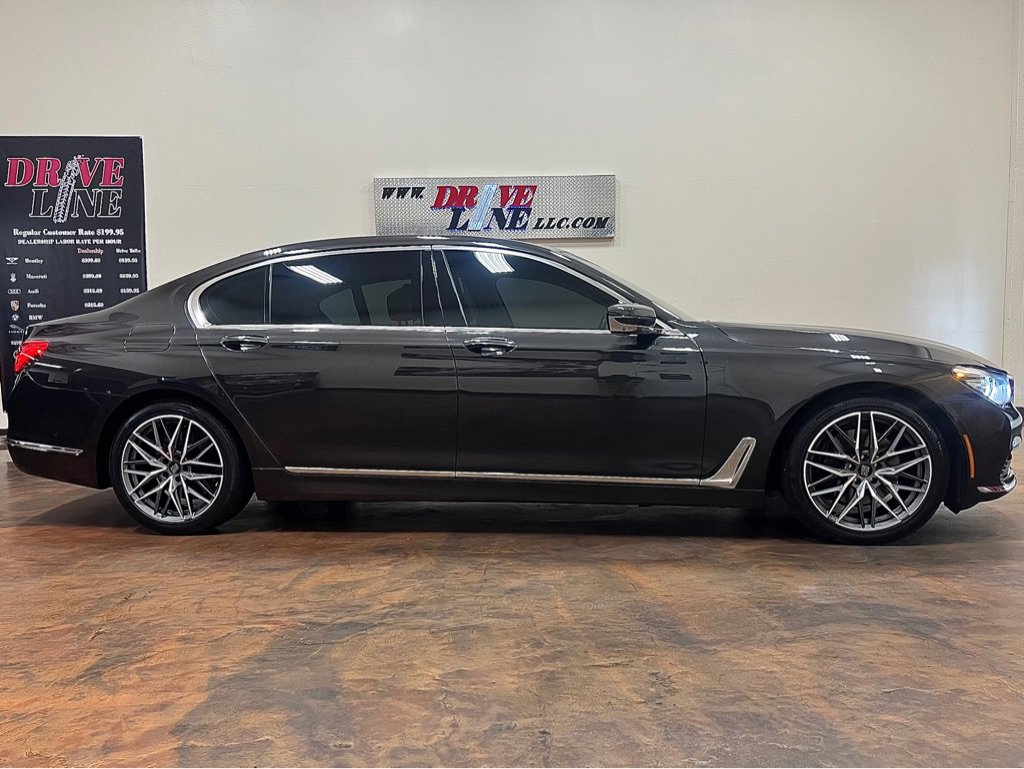 Used 2016 BMW 740i RWD image 11