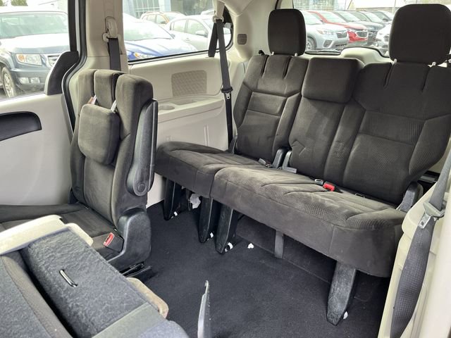 Used 2014 Dodge Grand Caravan SXT image 25