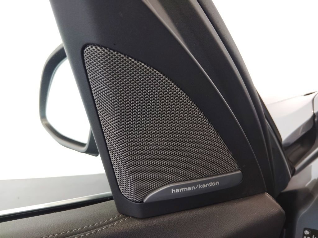 Used 2023 BMW X7 xDrive40i w/ Premium Package image 32