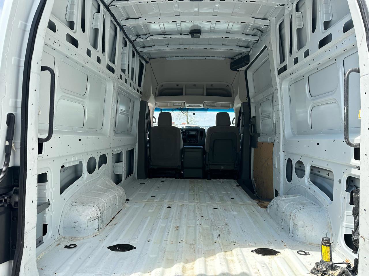 Used 2018 Nissan NV 2500 SV w/ Navigation Package image 3