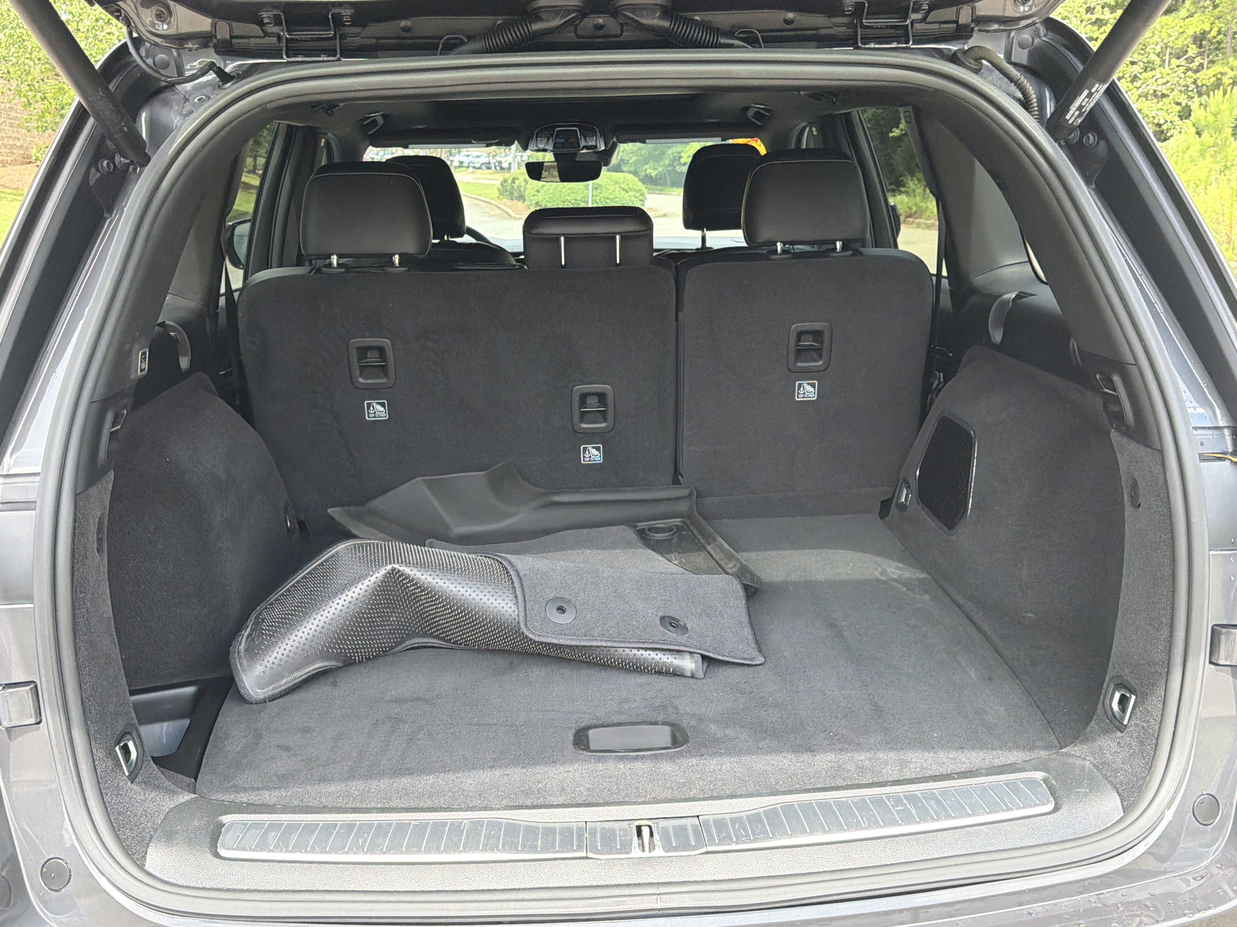 Used 2023 Jeep Grand Cherokee Overland AWD/4WD image 18