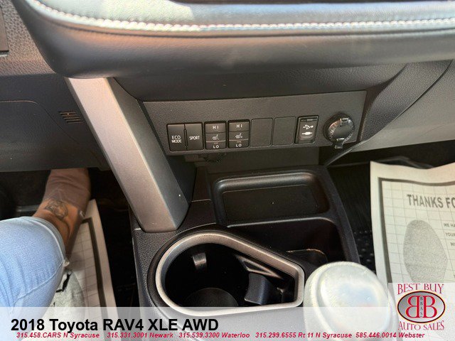 Used 2018 Toyota RAV4 XLE AWD/4WD image 16