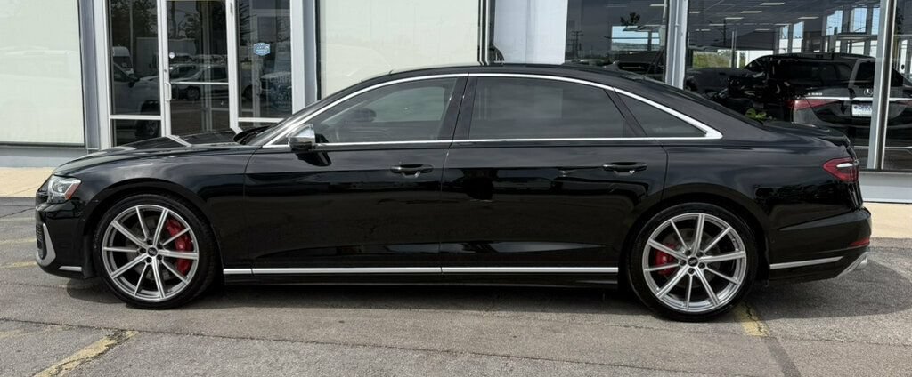Used 2022 Audi S8 w/ S8 Comfort Plus Package AWD/4WD image 2