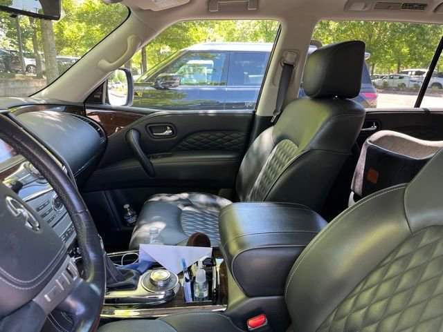 Used 2018 INFINITI QX80 4WD w/ Deluxe Technology Package image 2