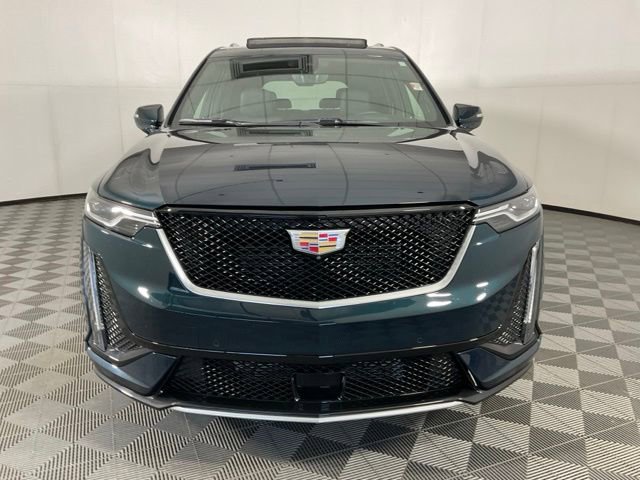 Used 2024 Cadillac XT6 Sport w/ Technology Package AWD/4WD image 2