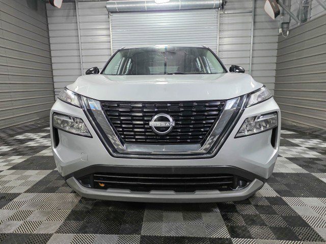 Used 2022 Nissan Rogue SV image 3