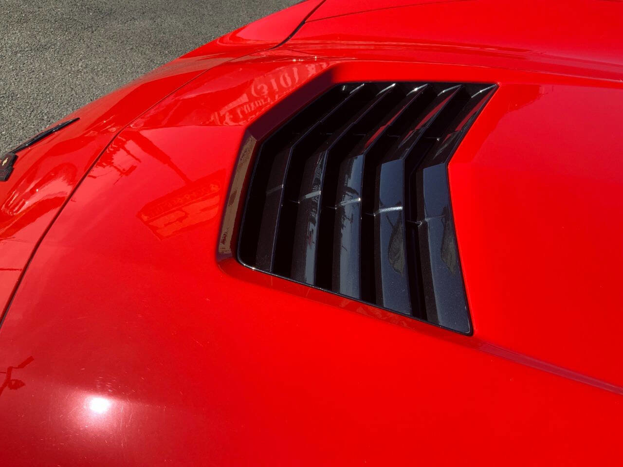 Used 2016 Chevrolet Corvette Stingray Coupe w/ 2LT Preferred Equipment Group RWD image 7