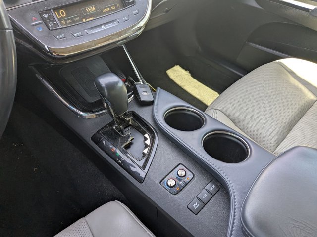 Used 2015 Toyota Avalon Limited w/ Technology Package FWD image 18