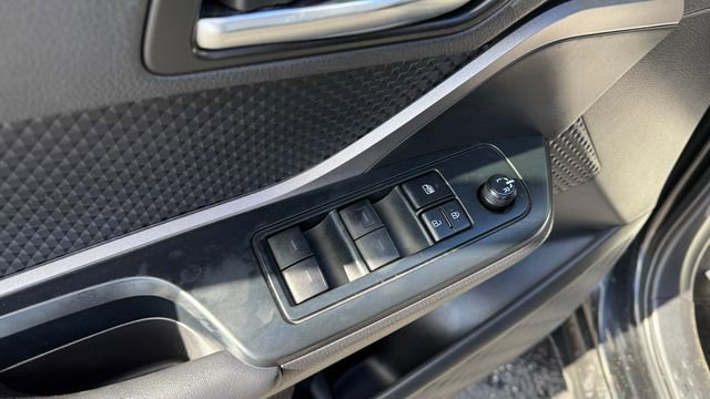 Used 2022 Toyota C-HR XLE image 14