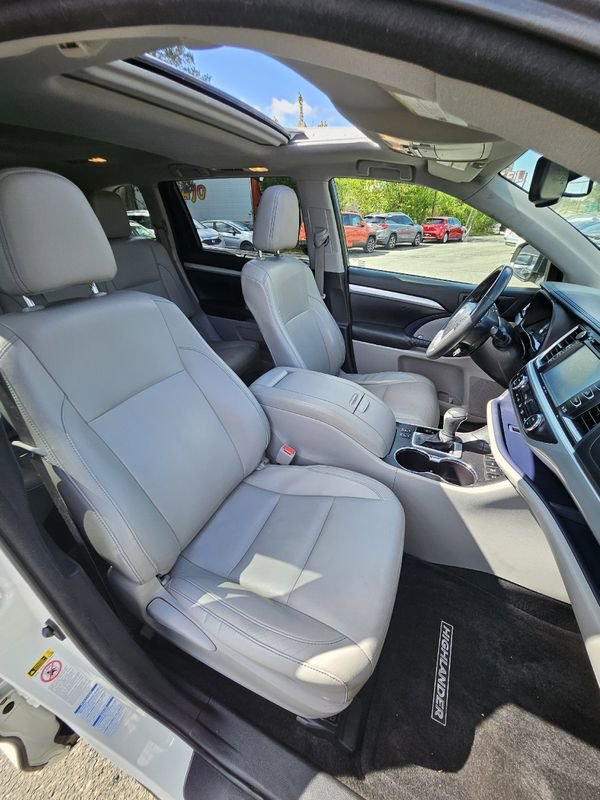 Used 2015 Toyota Highlander XLE AWD/4WD image 20