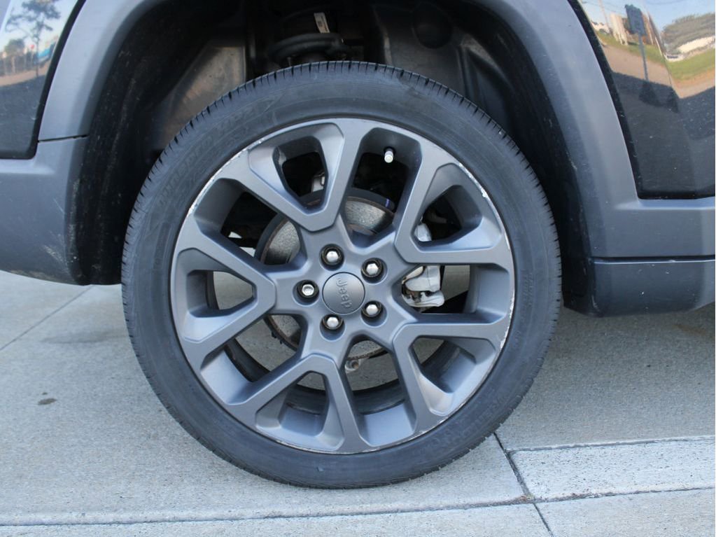 Certified 2021 Jeep Compass Latitude image 9