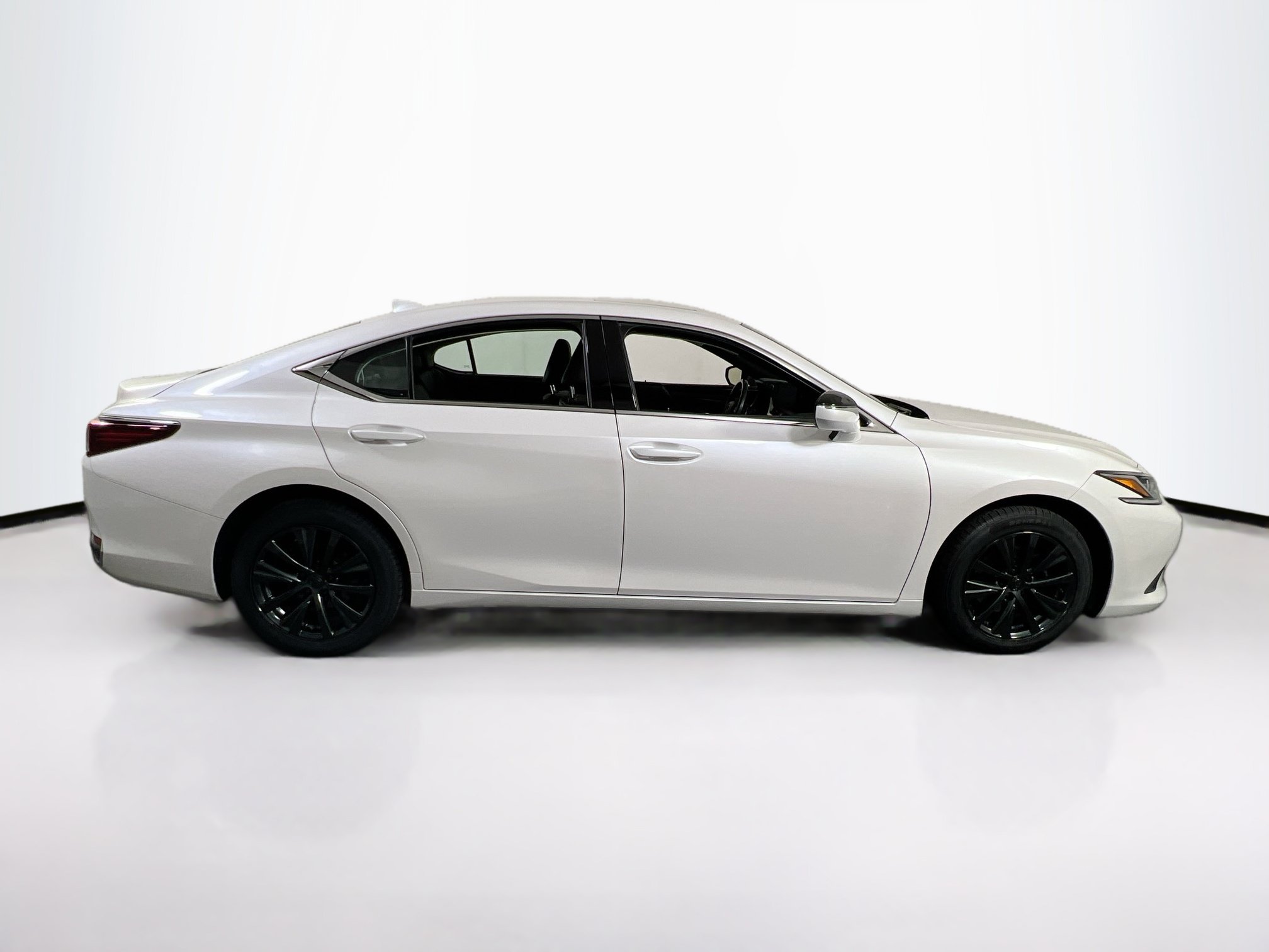 Used 2021 Lexus ES 250 w/ Accessory Package 2 AWD/4WD image 4