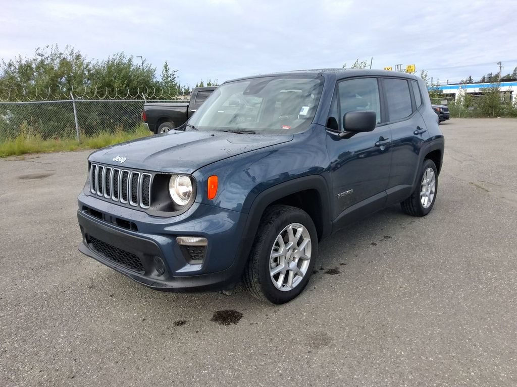 Used 2023 Jeep Renegade Latitude AWD/4WD image 4