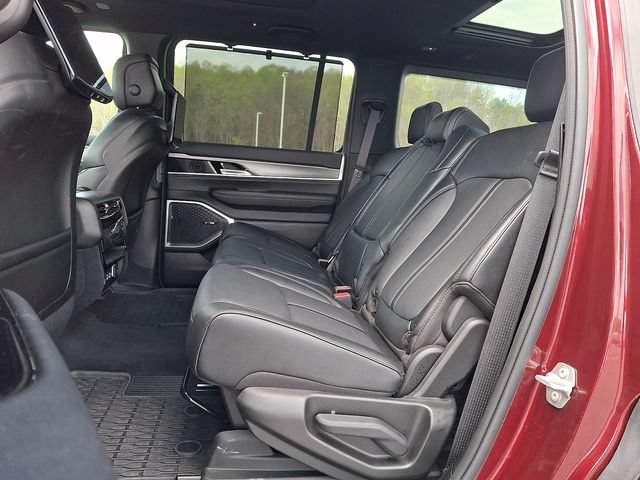 Used 2024 Jeep Wagoneer Series II w/ Convenience Group I AWD/4WD image 10