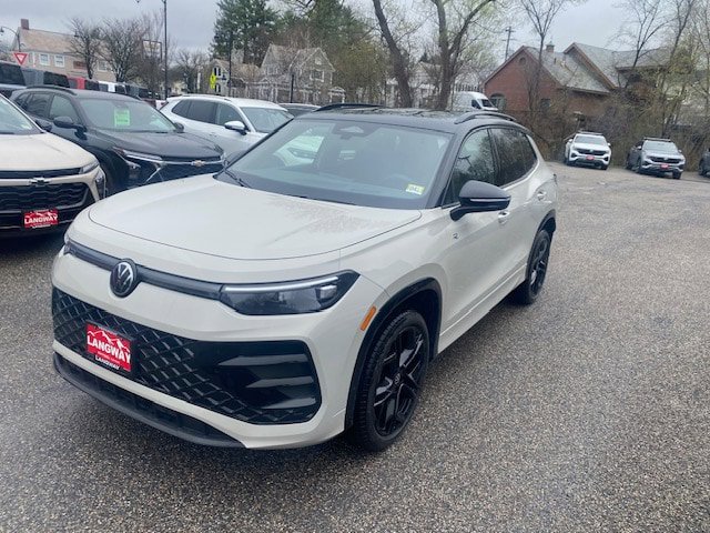 New 2026 Volkswagen Tiguan SE R-Line AWD/4WD image 3