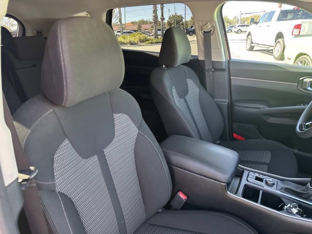 Used 2024 Kia Sorento LX image 16